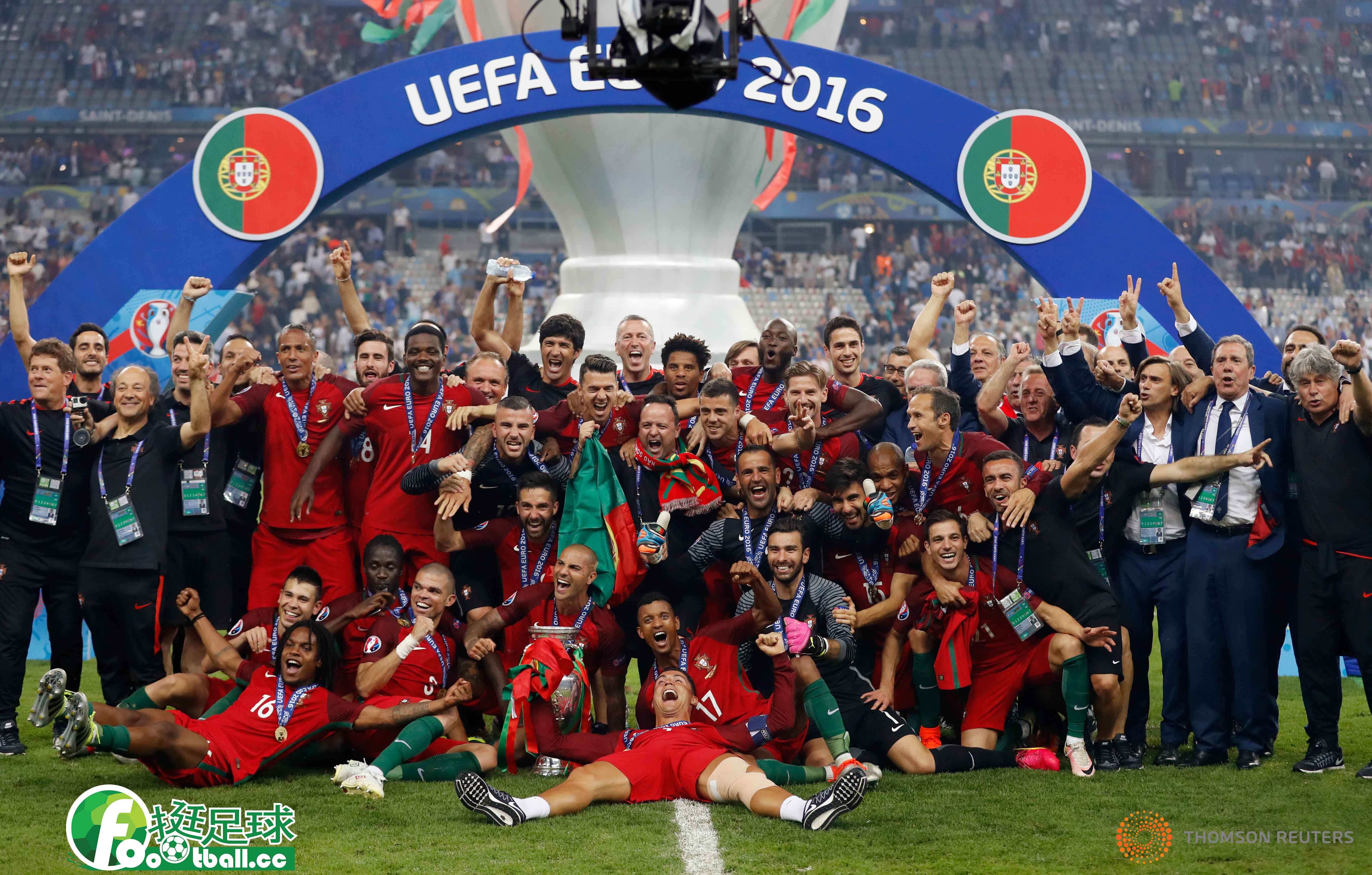 Кубок футбола 2016. Португалия выиграла евро 2016. Португалия чемпион Европы по футболу 2016. Португалия чемпион Европы 2016. Победа Португалии на евро 2016.